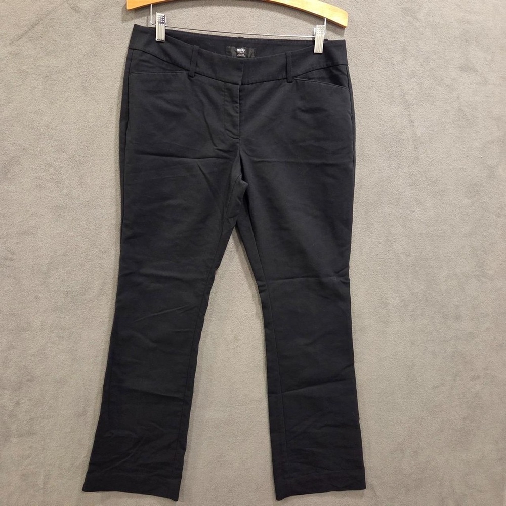 Women's Black Straight Leg Jeans